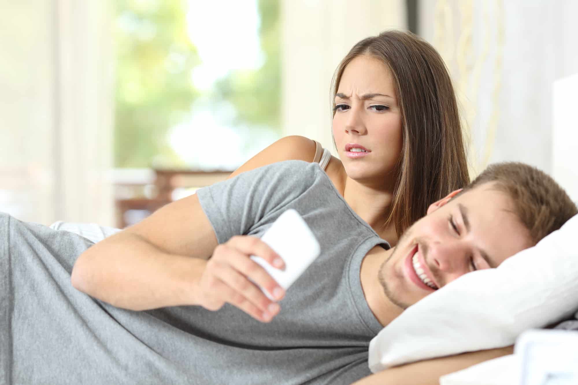Cell Phone Signs Of A Cheating Husband